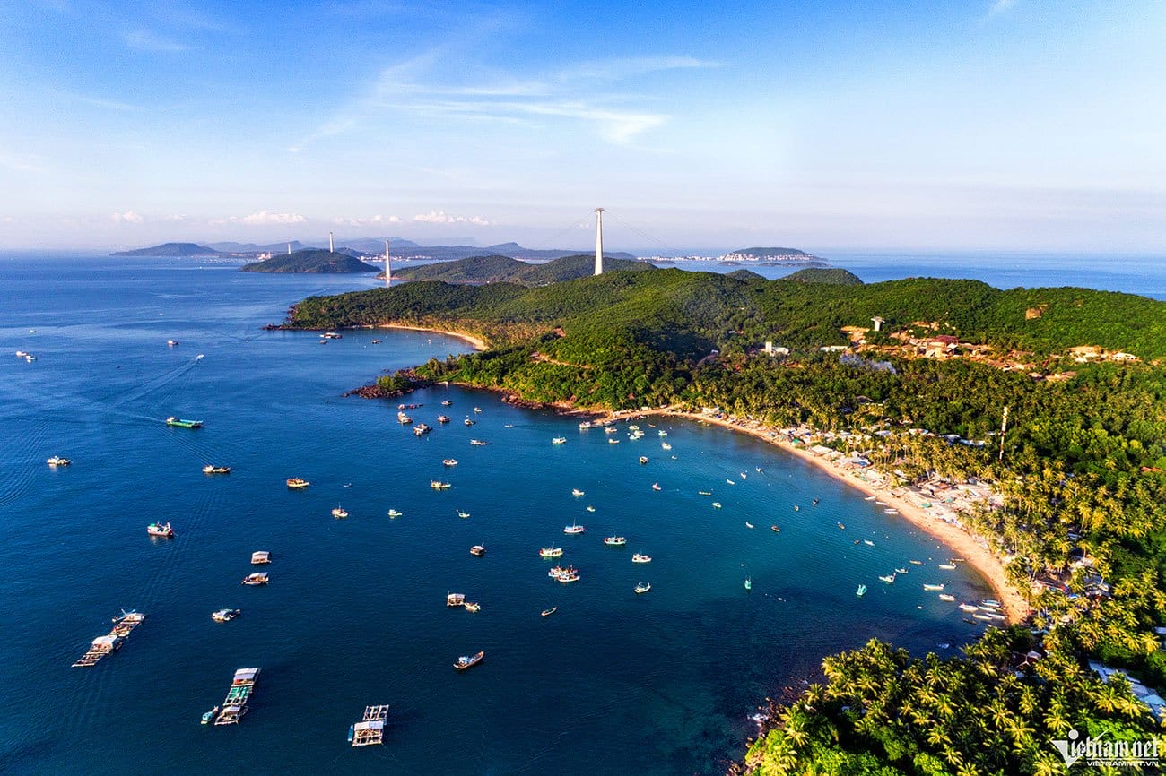 Lang thang Phú Quốc, chạm vào suối, đảo và di tích chưa bị thời gian xóa nhòa