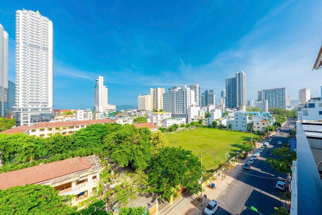 Top Khách Sạn Giá Rẻ Nha Trang Gần Biển: Hằng Nga Hotel Được Du Khách Yêu Thích Vì Sự Tiện Nghi