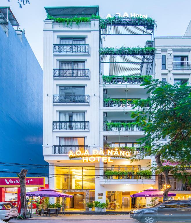 AOA Danang Beach Hotel, khách sạn nổi bật gần cầu Rồng và sông Hàn thơ mộng