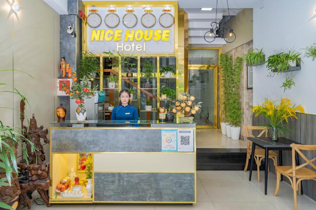 Nice House Hotel Đà Nẵng, nơi nghỉ dưỡng bình dân phù hợp cho sinh viên và nhóm bạn trẻ