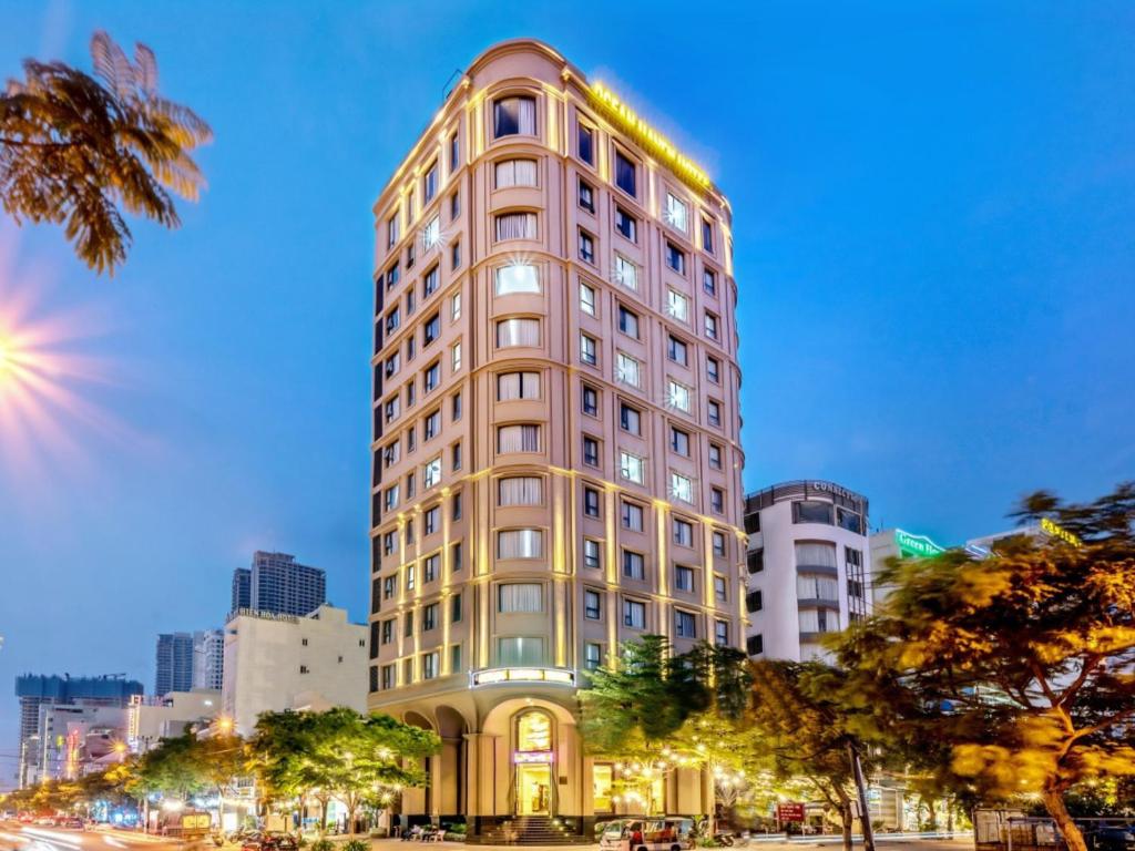 Ocean Haven Hotel Đà Nẵng, khách sạn giá rẻ gần sông Hàn và cầu Rồng lung linh