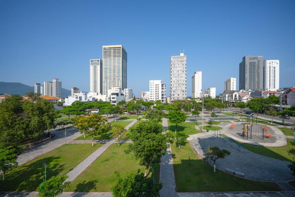 Ris Hotel Đà Nẵng, khách sạn bình dân phù hợp cho sinh viên và nhóm bạn trẻ