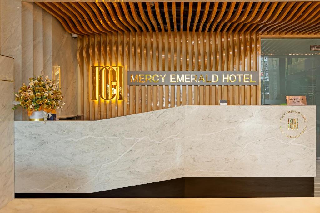 Mercy Emerald Hotel, khách sạn nổi bật gần biển Mỹ Khê