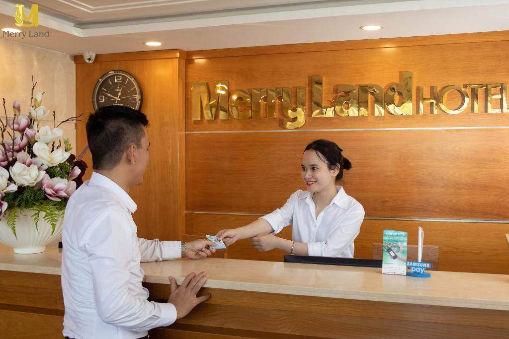 Merry Land Hotel, khách sạn sang trọng với không gian thoáng mát và yên bình