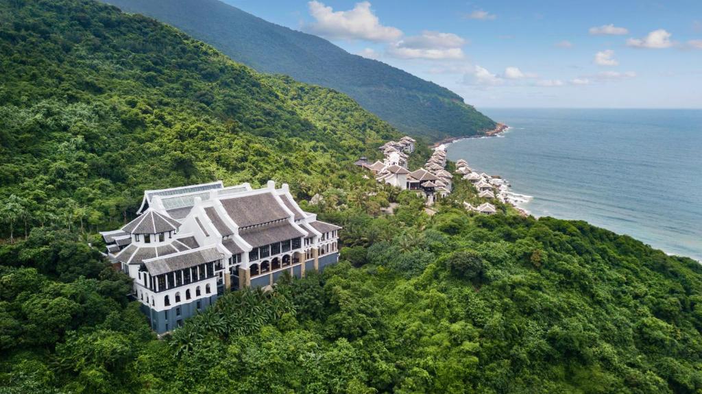 InterContinental Danang Sun Peninsula Resort, thiên đường nghỉ dưỡng trên mặt biển tuyệt đẹp