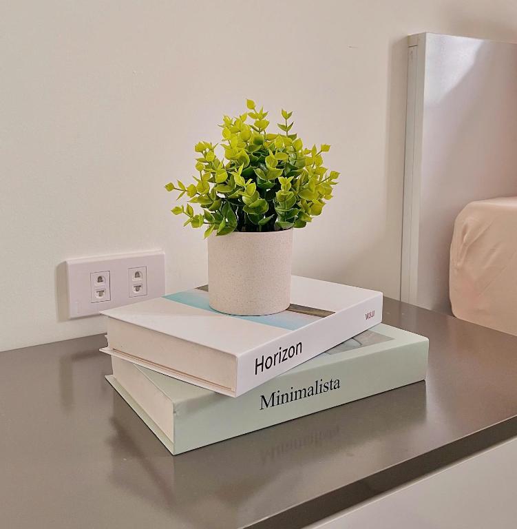 Hera Palace Apartment, homestay tiện nghi gần Hồ Tây và Lăng Chủ tịch Hồ Chí Minh