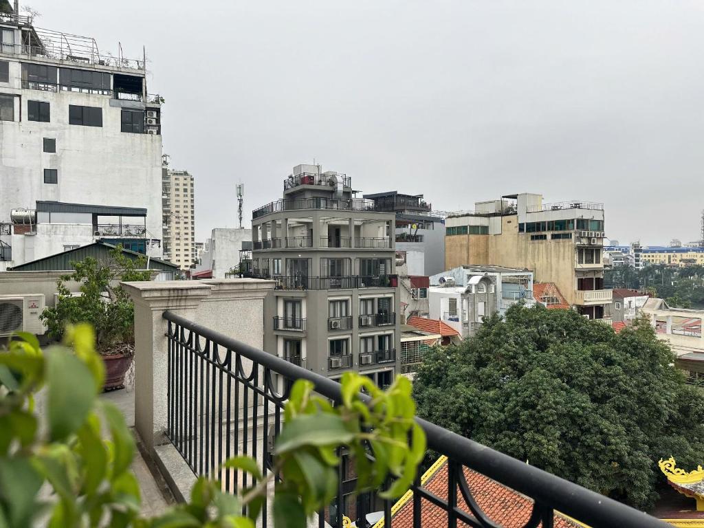 Luxe Paradise Trúc Bạch Hà Nội, khách sạn sang trọng với dịch vụ chuyên nghiệp chuẩn quốc tế