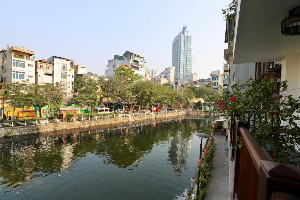 Maison Nhã 51A Nguyễn Khắc Hiếu, homestay nổi bật với vị trí thuận tiện gần Đền Quán Thánh