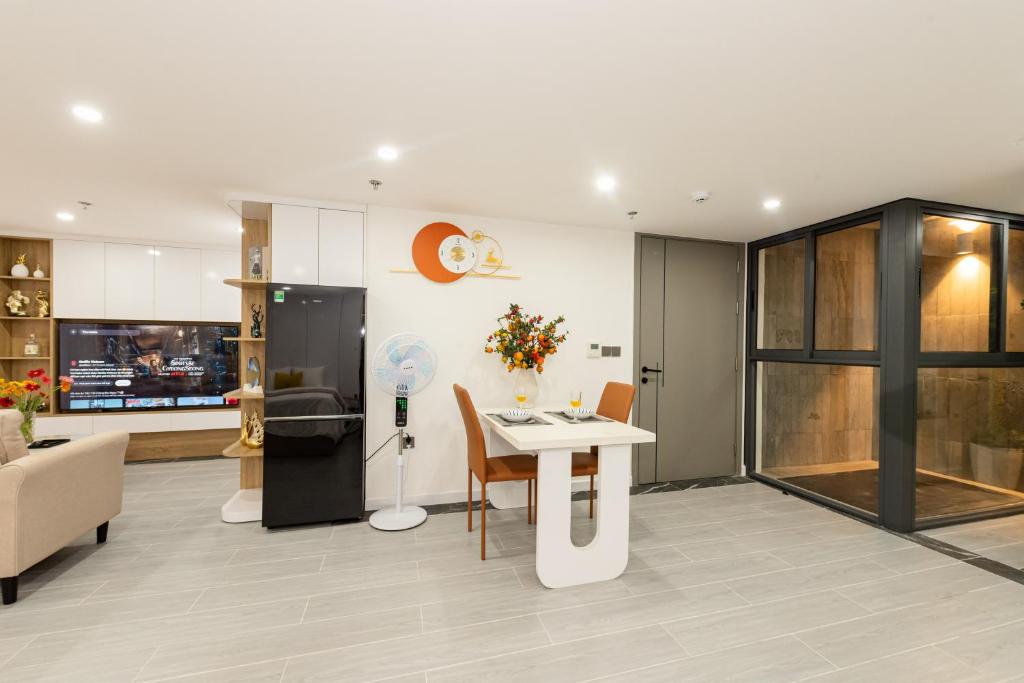 Myrcella Apartment, căn hộ tiện nghi gần Vincom Nguyễn Chí Thanh và Bảo tàng Dân tộc học