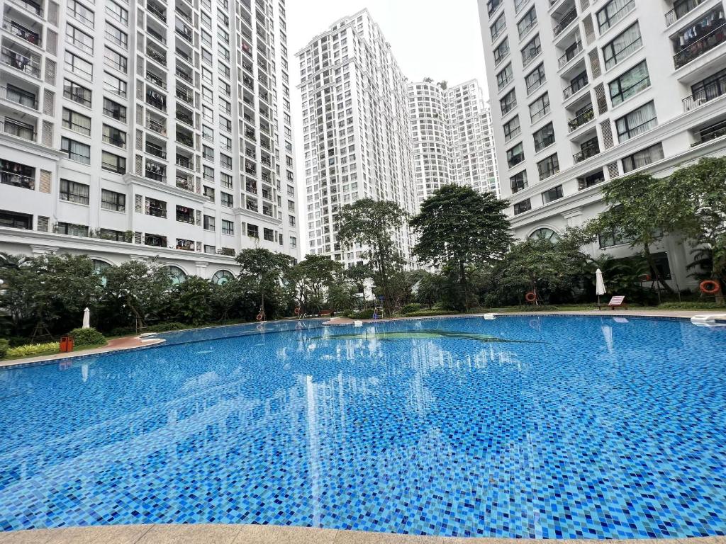 Vinhomes Royal City Hà Nội, Căn Hộ Rộng Rãi Với Ban Công Và Sân Hiên Riêng