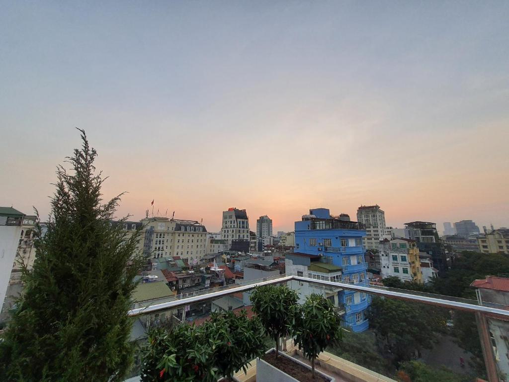 LIVIE Hà Nội, Khách Sạn Sang Nhất, Gần Tràng Tiền Plaza Chỉ Vài Bước Đi Bộ