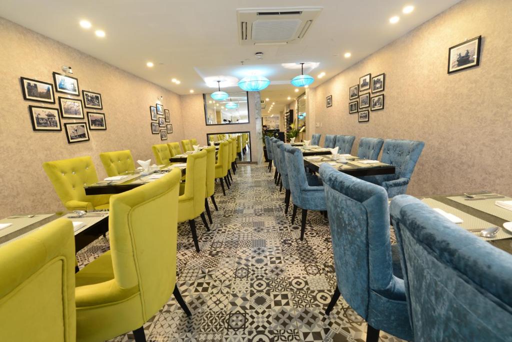 Khách Sạn Gần Hồ Gươm Gần Quá: Hanoi Emerald Waters Hủy Luôn 6 Sao Vì Không Chịu Được