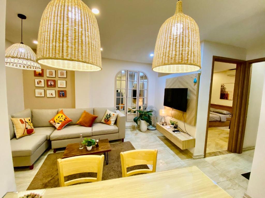 Chọn LaHomestay Phủ Doãn – Homestay Sang Trọng Có Chỗ Đậu Xe Riêng Tốt Nhất Gần Hồ Gươm