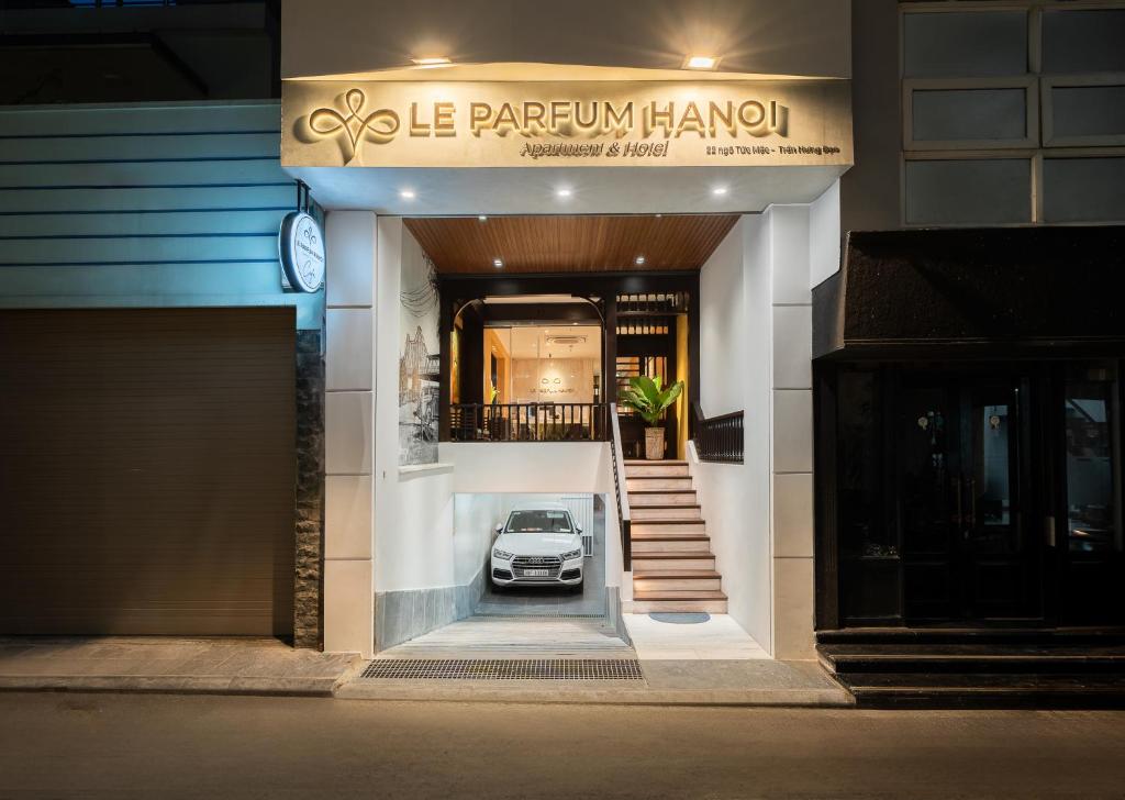 Le Parfum Hanoi Hotel Hà Nội: Trải Nghiệm Chill Sân Hiên Xe Đạp Ngắm Tràng Tiền Plaza Sôi Động Ban Tối