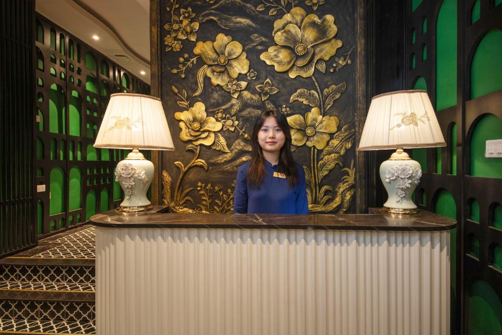 Khám Phá Madelise Stardust Hotel – 4 Sao Tiện Ích Đầy Đủ: ATM Nội Bộ, Đưa Đón Sân Bay Nội Bài, Hoàn Hảo Trừ Việc Không Làm Tour Guide