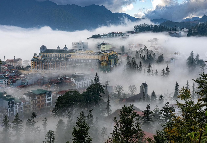 Tour Hà Nội Sapa Fansipan mùa xuân từ Sài Gòn, hành trình mây núi se lạnh thiêng liêng