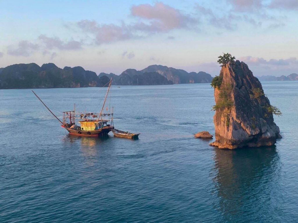 Tour Hà Nội Vịnh Hạ Long Tràng An Ninh Bình Tết Dương lịch từ Sài Gòn, hành trình di sản thiên nhiên đầu năm hùng vĩ trong 3 ngày 2 đêm